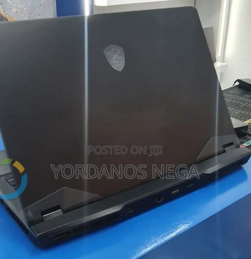 New Laptop MSI GP75 Leopard 16GB Intel Core i7 SSD 512GB