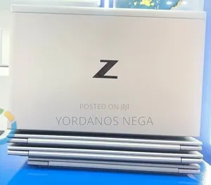 New Laptop HP ZBook Firefly G8 16GB Intel Core i7 SSD 512GB
