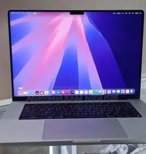 New Laptop Apple MacBook Pro 2021 M1 16GB AMD A10 SSD 512GB
