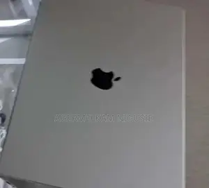 New Laptop Apple MacBook Pro 2021 M1 16GB AMD A10 SSD 512GB