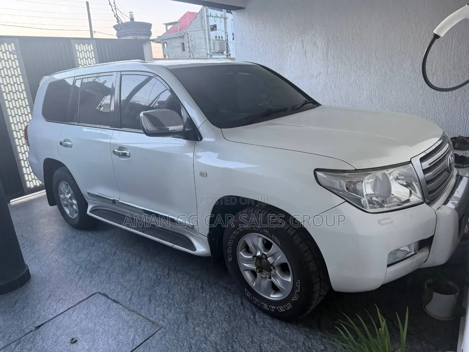 Toyota Land Cruiser 2010 White