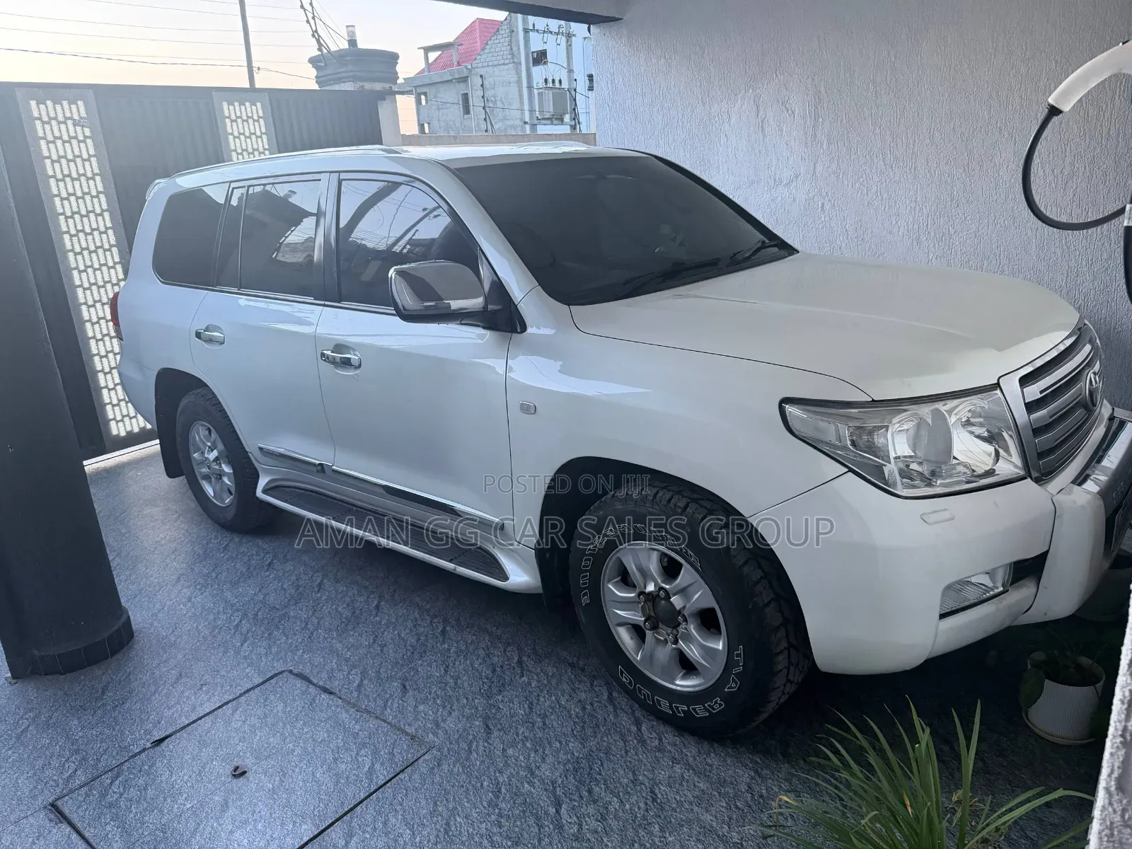 Toyota Land Cruiser 2010 White