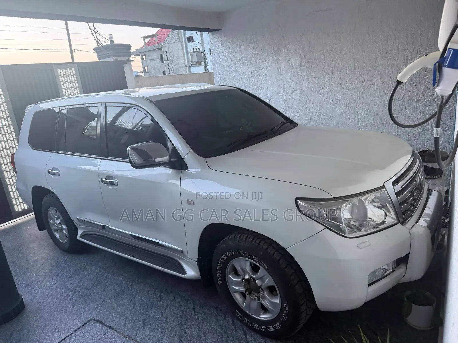 Toyota Land Cruiser 2010 White
