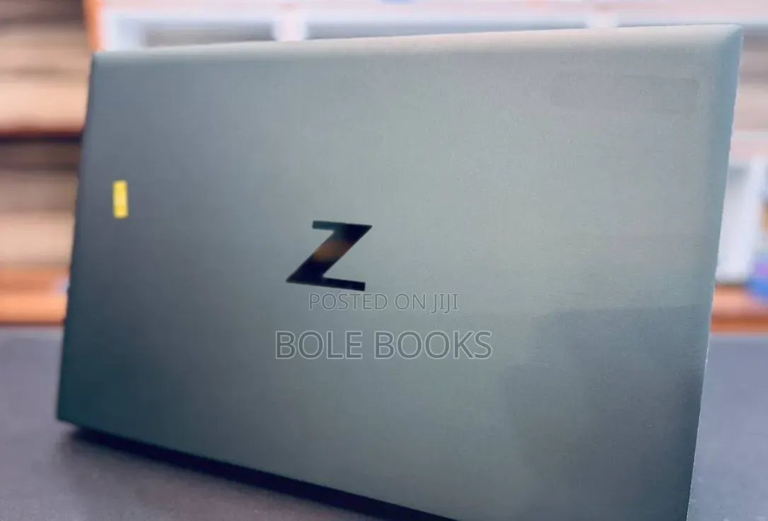 New Laptop HP ZBook Firefly G8 16GB Intel Core i7 SSD 512GB