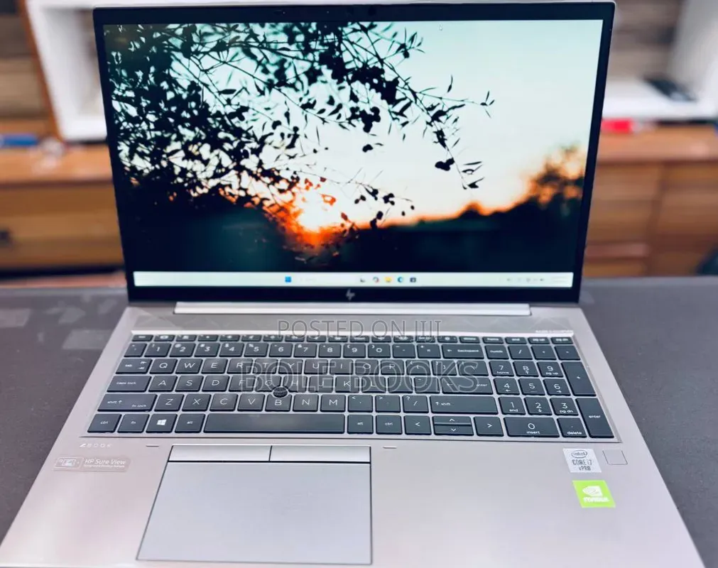 New Laptop HP ZBook Firefly G8 16GB Intel Core i7 SSD 512GB