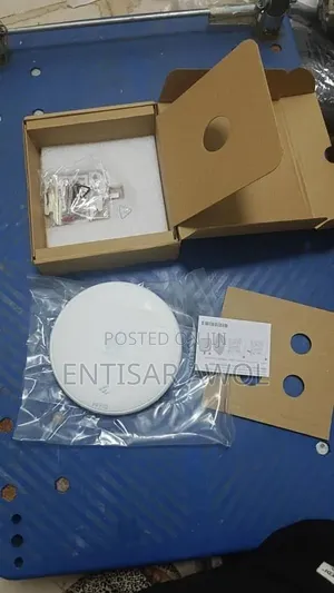 Huawei AirEngine5773-21
Indoor WiFi7 Access Point Smart Dual Band