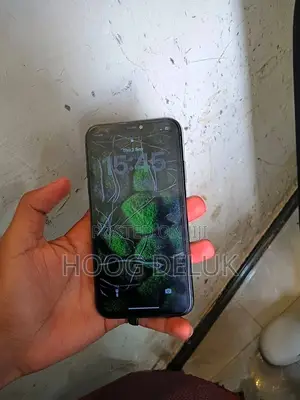 Apple iPhone 11 64 GB Black
