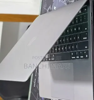 New Laptop Apple MacBook Pro 2022 M2 16GB Apple M2 SSD 256GB