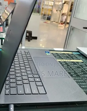 New Laptop Dell Precision 5560 16GB Intel Core i7 SSD 512GB