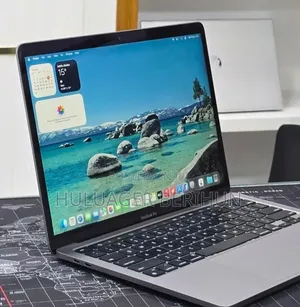 New Laptop Apple MacBook Pro 2022 M2 16GB Apple M2 SSD 256GB
