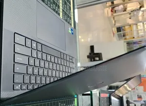 New Laptop Dell Precision 5560 16GB Intel Core i7 SSD 512GB