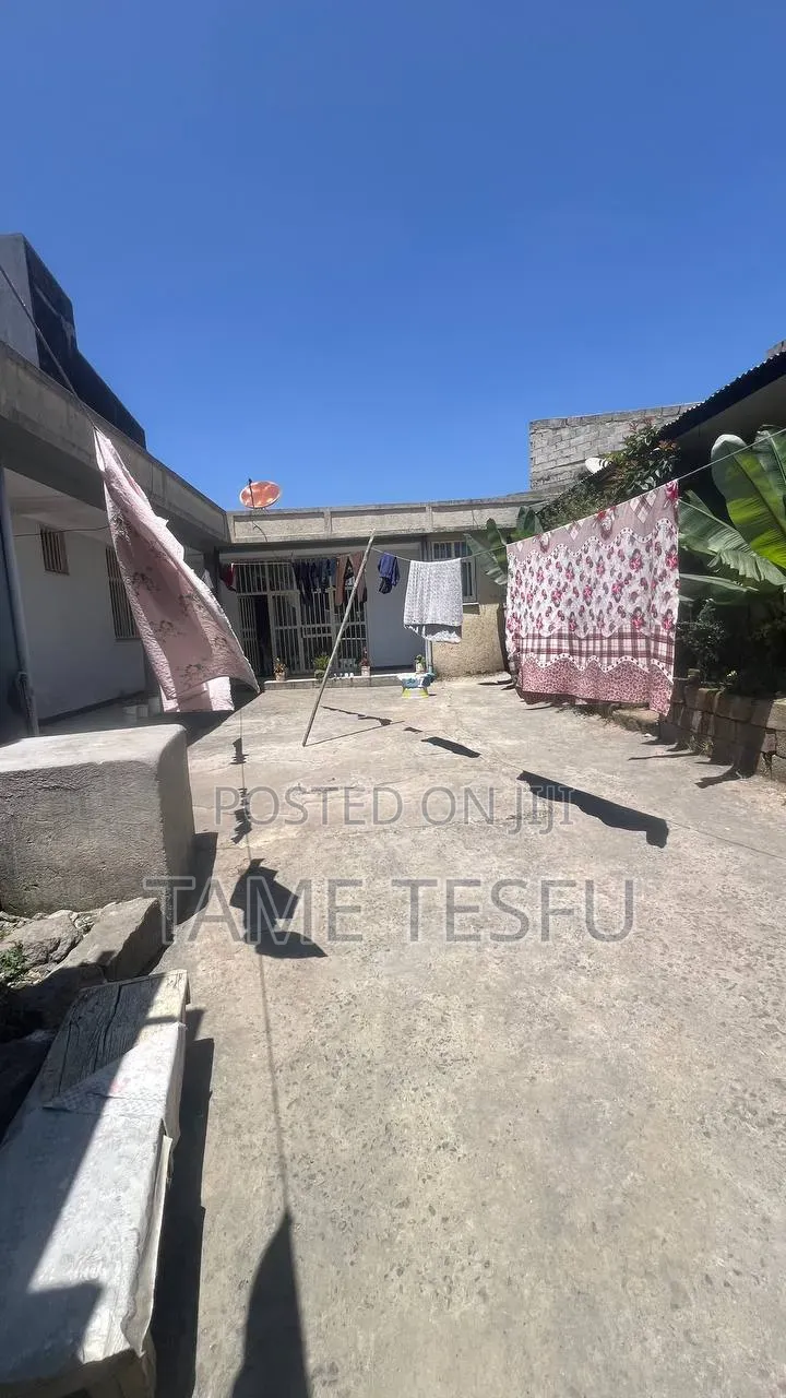 Furnished 6bdrm House in ኮቶቤ, Yeka for sale