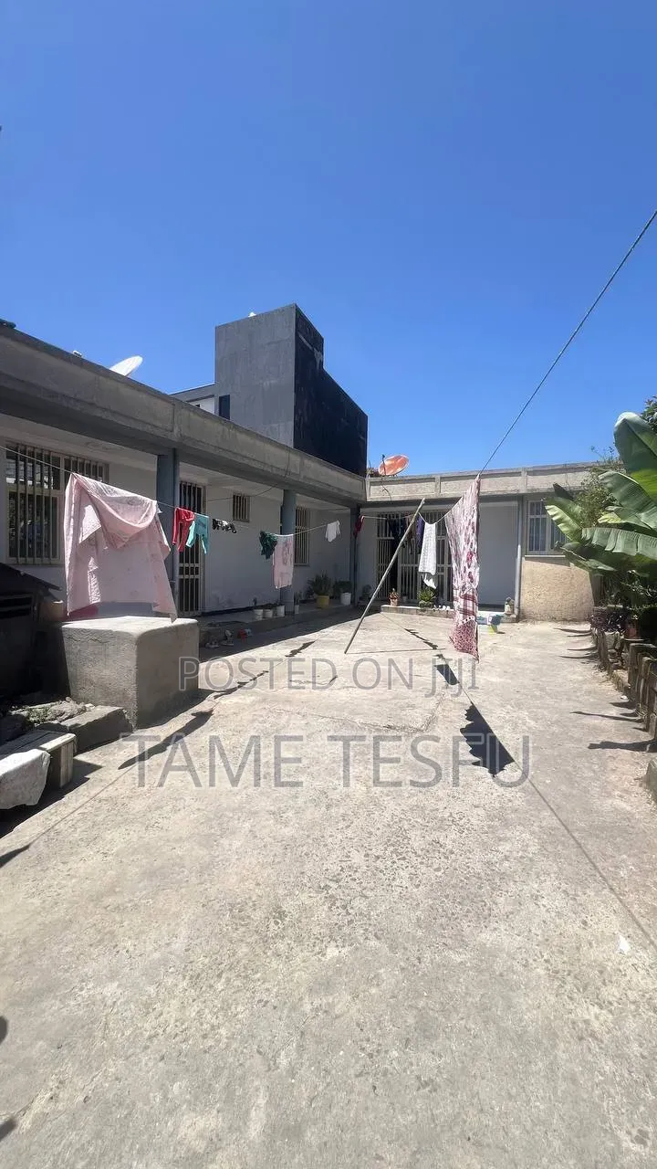 Furnished 6bdrm House in ኮቶቤ, Yeka for sale