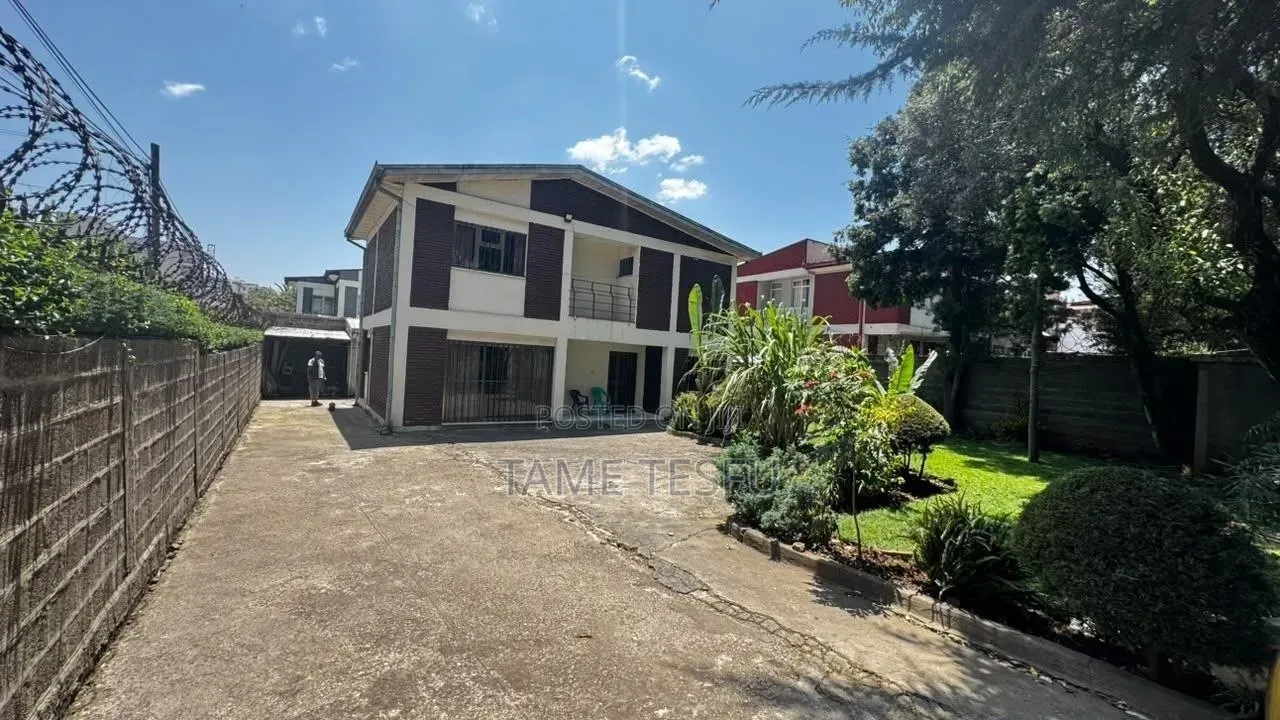 Furnished 6bdrm House in Hayat Zone, Yeka for sale