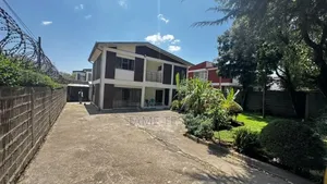 Furnished 6bdrm House in Hayat Zone, Yeka for sale