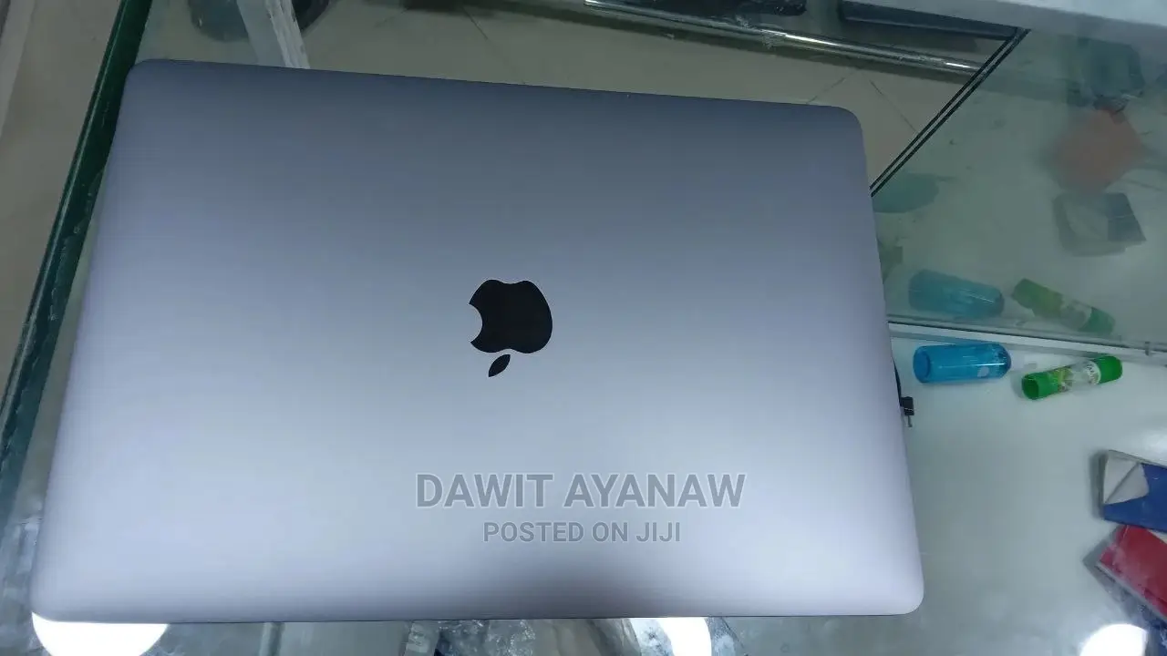 New Laptop Apple MacBook 2019 8GB Intel Core I5 SSD 512GB