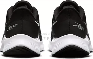 የNike Quest 4 ሩጫ ጫማ