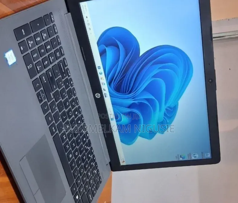 New Laptop HP 250 G7 8GB Intel Core i7 SSD 512GB