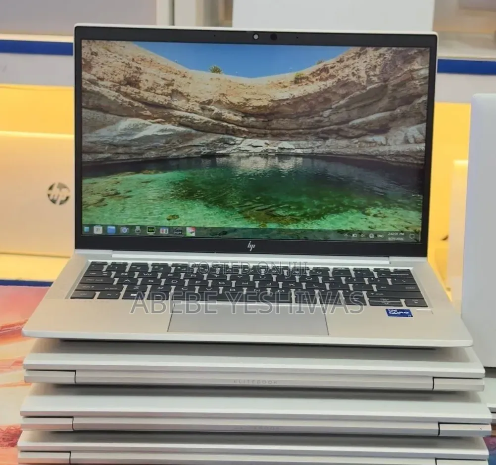 New Laptop HP EliteBook 830 G8 8GB Intel Core i7 SSD 512GB
