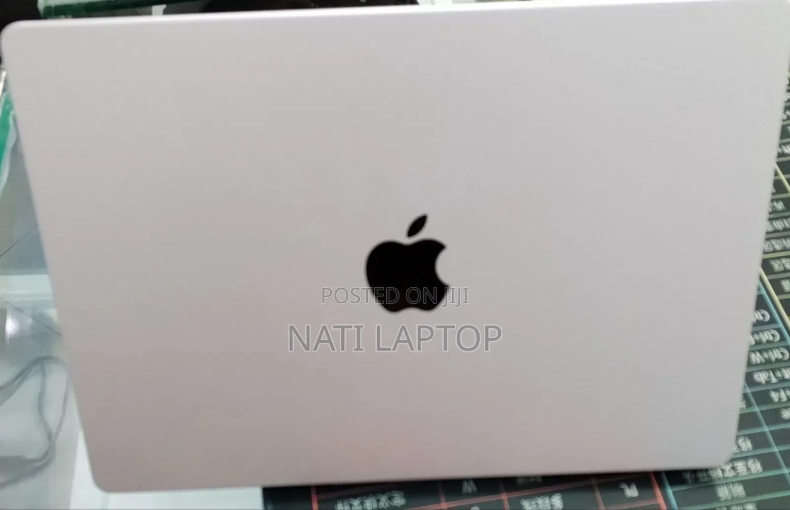 New Laptop Apple MacBook Pro 2025 M5 16GB Apple M5 Pro SSD 512GB