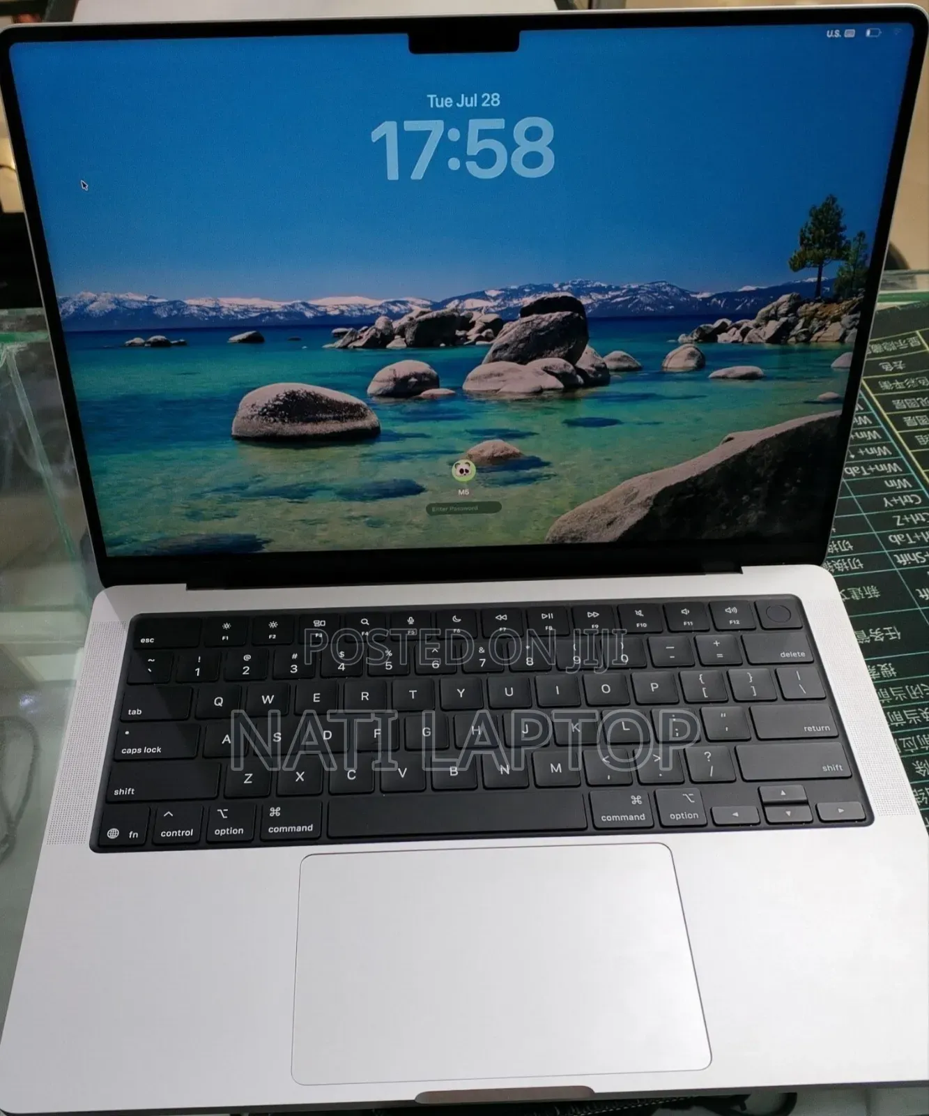 New Laptop Apple MacBook Pro 2025 M5 16GB Apple M5 Pro SSD 512GB