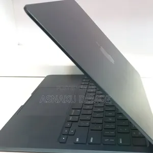New Laptop Apple MacBook Air 2022 M2 8GB Apple M2 SSD 256GB