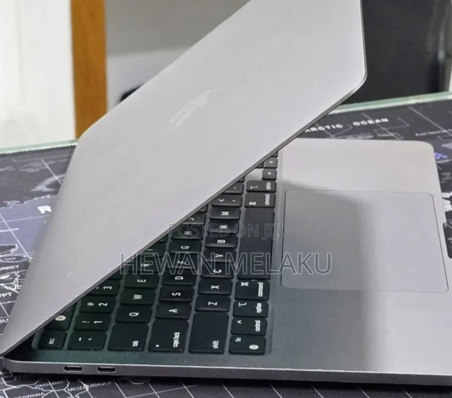 New Laptop Apple MacBook Air 2022 M2 16GB Apple M2 SSD 256GB