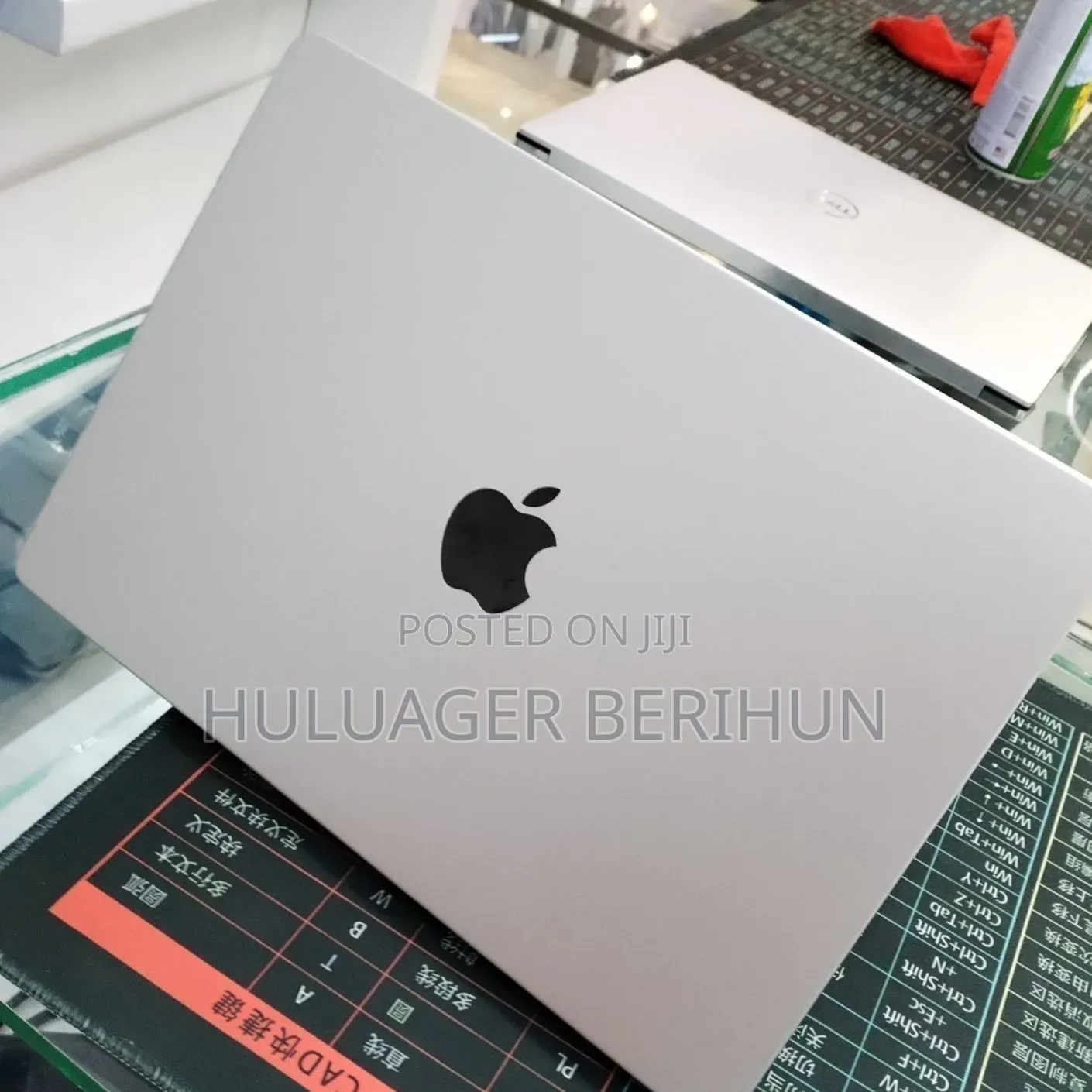 New Laptop Apple MacBook Pro 2025 M5 16GB Apple M5 SSD 512GB