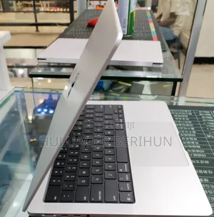 New Laptop Apple MacBook Pro 2025 M5 16GB Apple M5 SSD 512GB