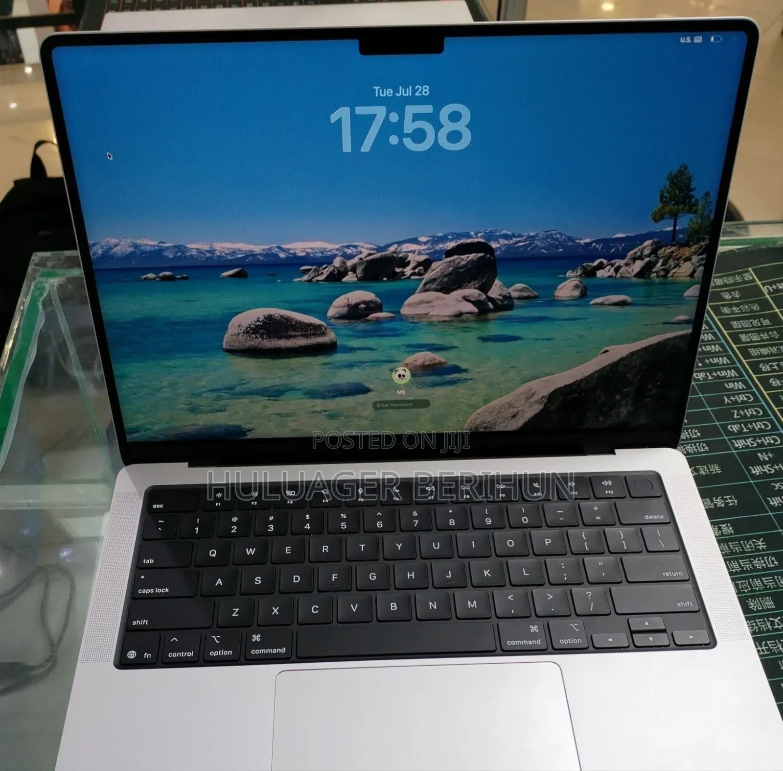 New Laptop Apple MacBook Pro 2025 M5 16GB Apple M5 SSD 512GB
