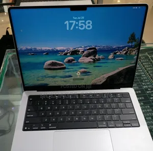 New Laptop Apple MacBook Pro 2025 M5 16GB Apple M5 SSD 512GB