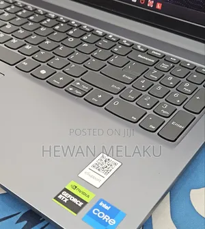New Laptop Lenovo LOQ 15AHP10 16GB Intel Core i5 SSD 512GB