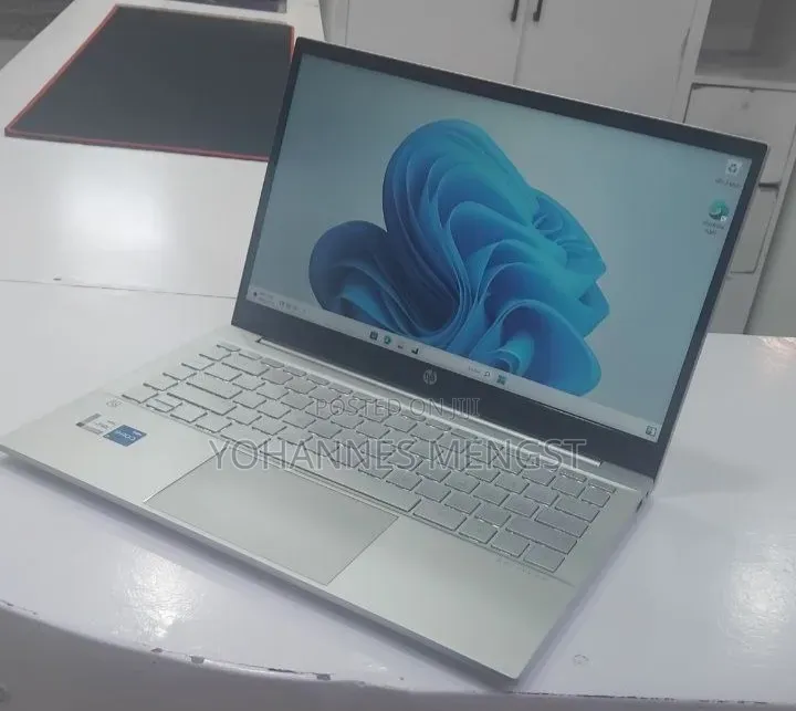 New Laptop HP Pavilion 10 16GB Intel Core i5 SSD 512GB