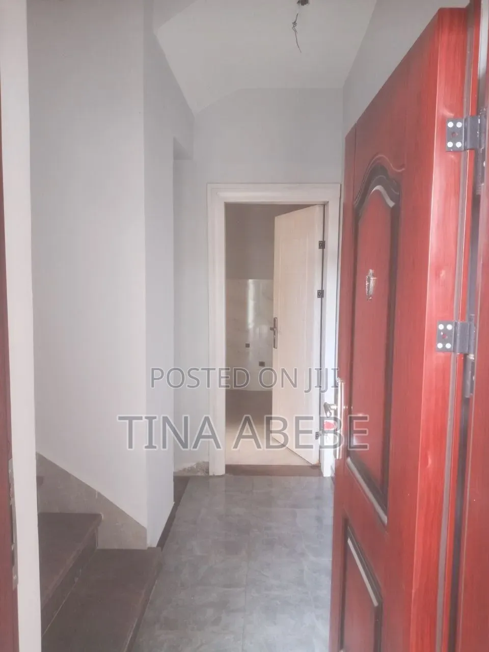 5bdrm House in Akaky Kaliti for sale