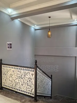 5bdrm House in Akaky Kaliti for sale