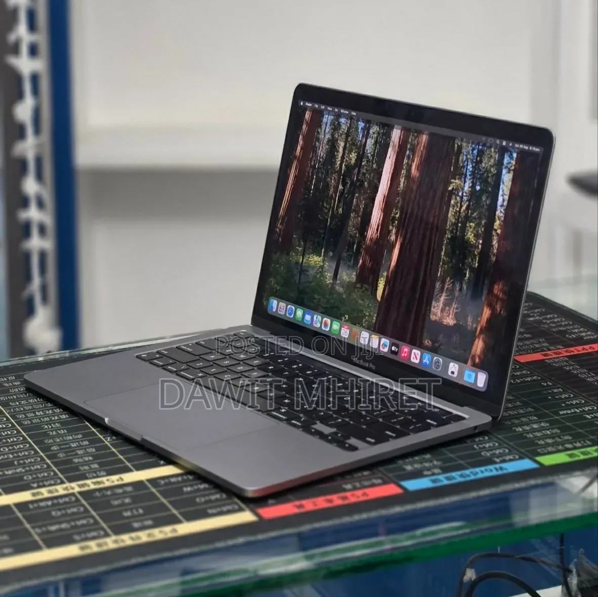 New Laptop Apple MacBook Pro 2020 M1 16GB Apple M1 Pro SSD 256GB