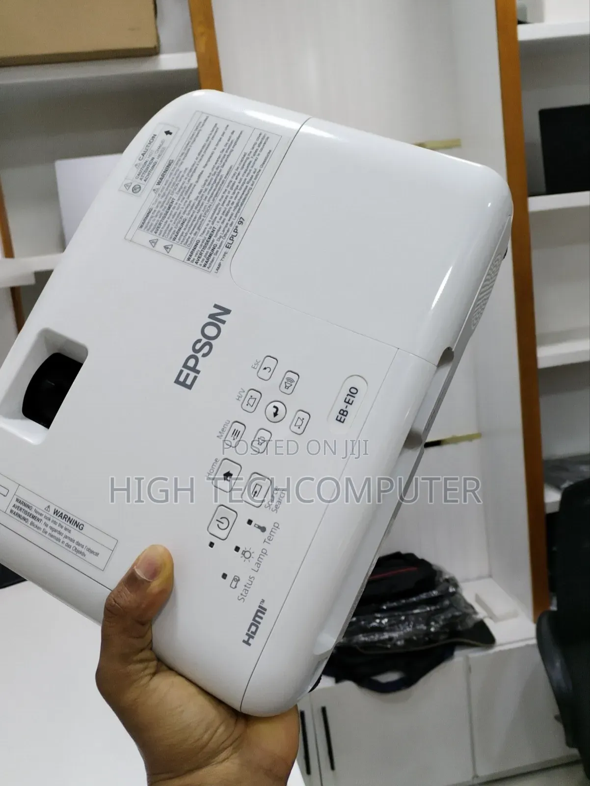 Item Weight: 2.4 Grams
Light Source Wattage: 200 Watts
Hindi