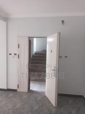 5bdrm House in Akaky Kaliti for sale
