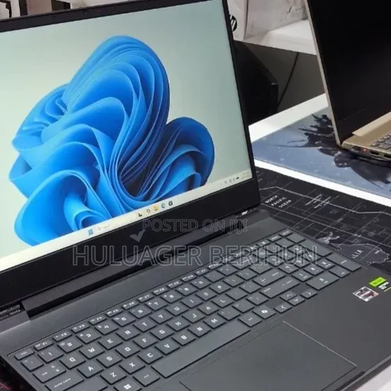 New Laptop HP Victus 15 16GB AMD Ryzen 7 SSD 512GB