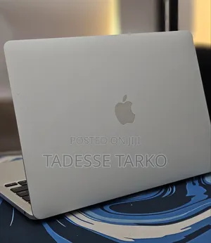 New Laptop Apple MacBook Pro 2022 M2 8GB Apple M2 SSD 256GB