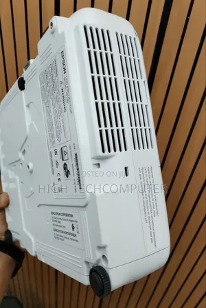 EPSON Projector
Model Name: EB-S31
Has : Bag & Remote 
Hardw