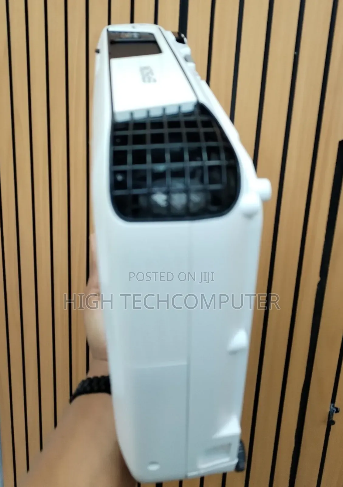 EPSON Projector
Model Name: EB-S31
Has : Bag & Remote 
Hardw