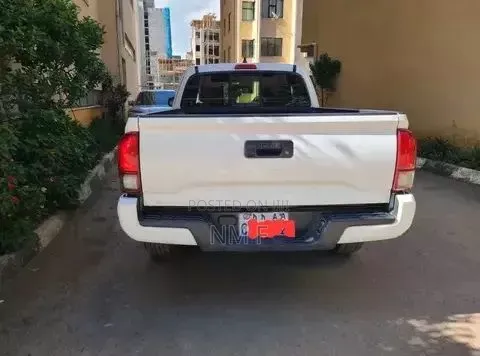 Toyota Tacoma 2020 White