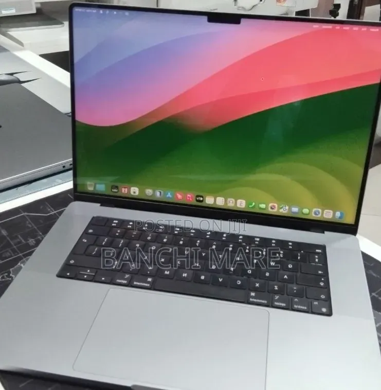 New Laptop Apple MacBook Pro 2024 M4 16GB Apple M4 SSD 512GB