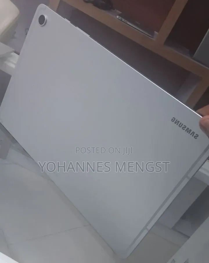 New Laptop Samsung Galaxy Book4 6GB Intel Core i5 SSD 128GB
