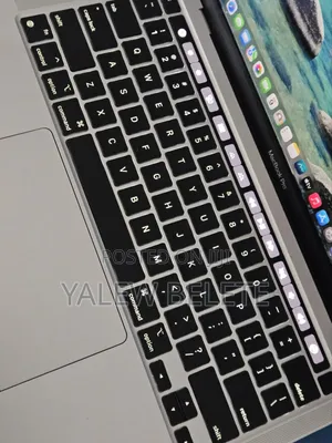 New Laptop Apple MacBook Pro 2022 M2 8GB Apple M2 SSD 256GB