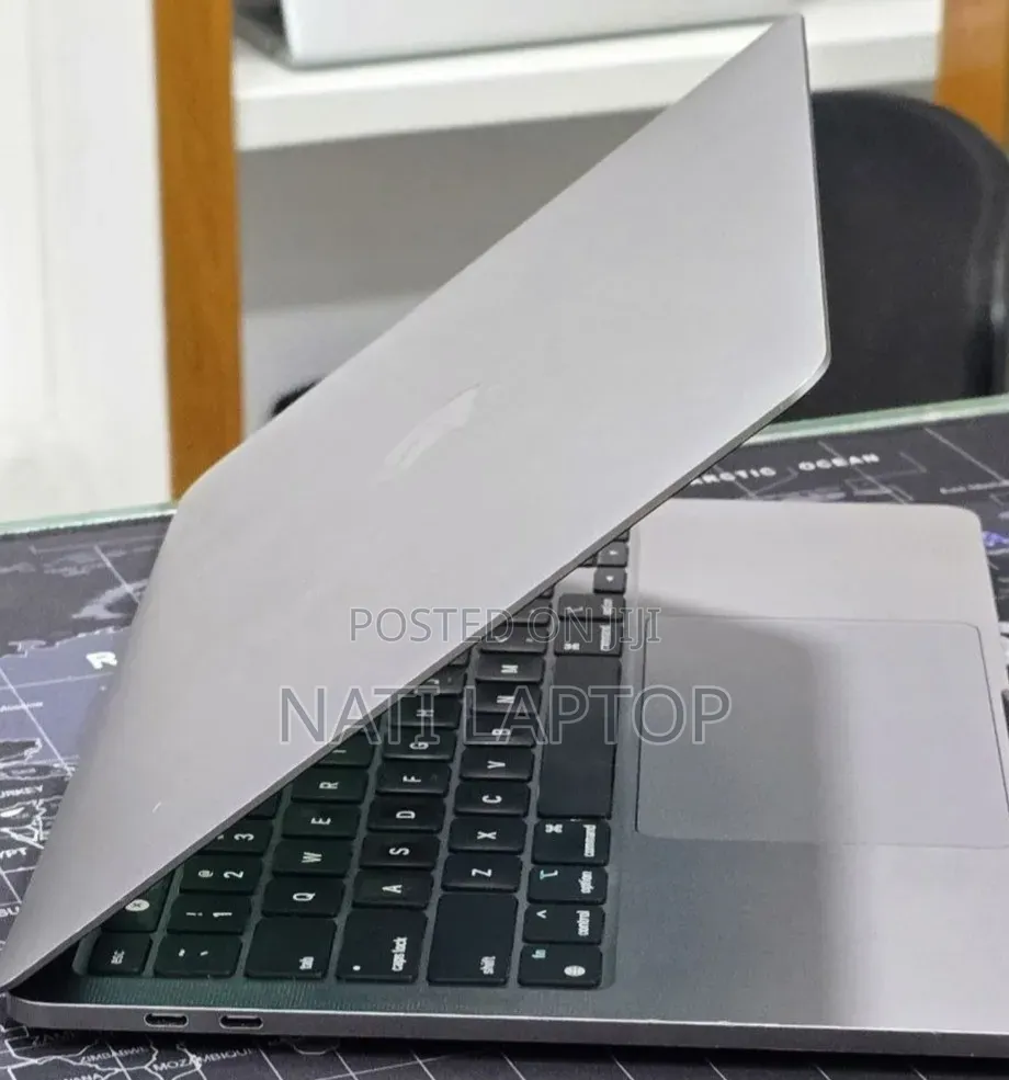 New Laptop Apple MacBook Air 2022 M2 16GB Apple M2 SSD 256GB