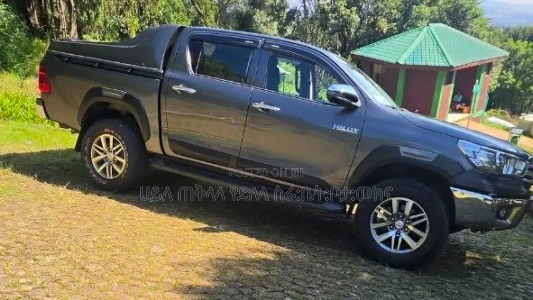 Toyota Hilux 2018 Gray