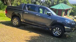 Toyota Hilux 2018 Gray