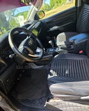 Toyota Hilux 2018 Gray